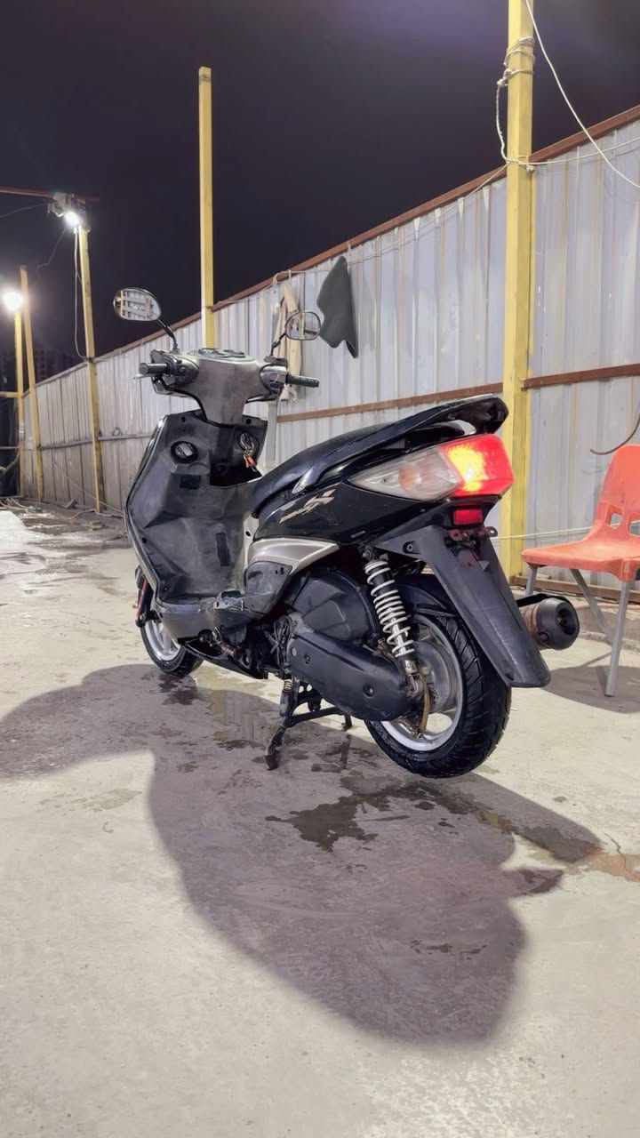 للبيع سكنس فحل ياباني قبق نفخ نوزل خطين كفر ومكينه بلادي كهربائياته كلها شغاله اي نقص ما بيه نكره بكل وكت أوراق منفيس السعر ٧٥٠ وبيه مجال للشراي بغداد حي الجهاد***********
