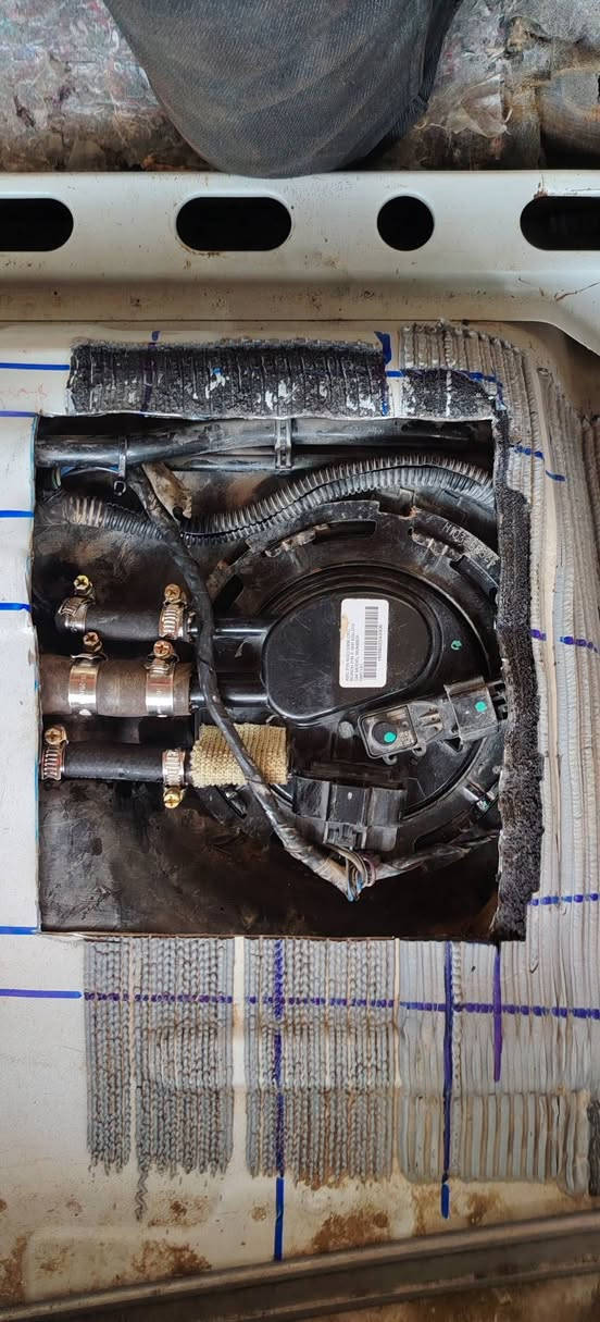 شفر اكونكس.. 
#عمل فتحة فيت بم 
#تبديل فيت بم مع فلتر البنزين 
#تبديل طوافات. وتشغيل كيج البنزين
#ورشة أنور سوزوكي كربلاء المقدسة الحي الصناعي شارع السايدين سايد الدخول
***********
***********
