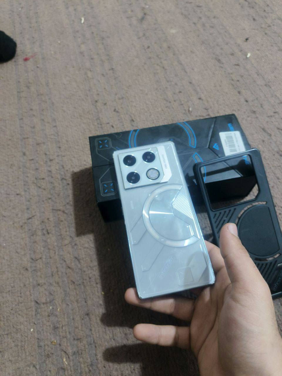 سلام عليكم اخوان جهاز جيتي 20 برو جهاز نضيف ومكفول من كلشي ملحقاته كامله شاحنه وكفر وفريز وكارتونه ولزكه حمايه جهاز كامل من كلشي وبوبجي 120 فريم
السعر 270 وبي مجال حك الجيه
مكاني بصره معقل 
رقمي *********** البصرة, العراق
