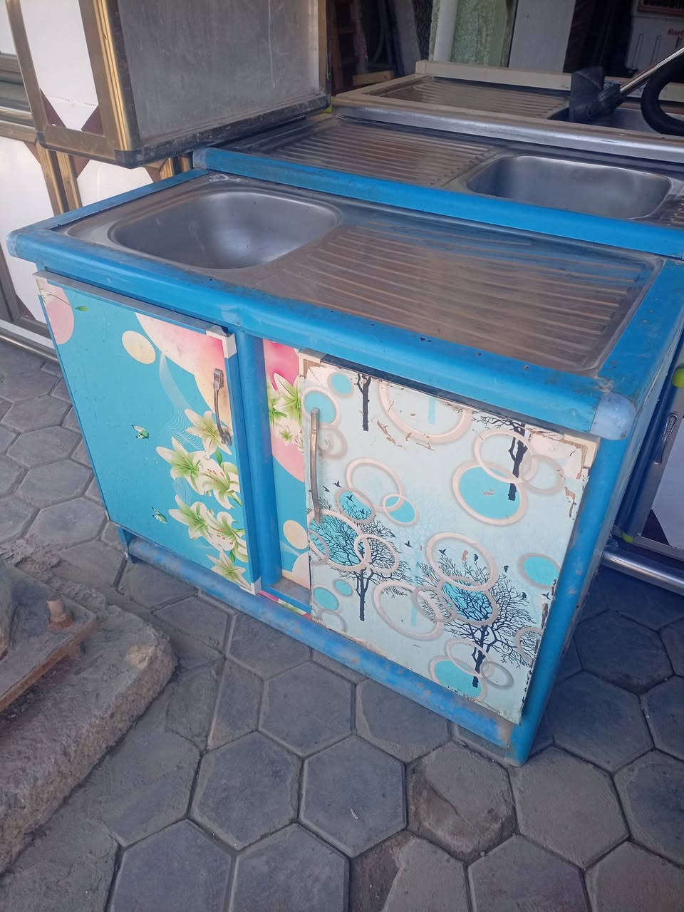 سنك متر واحد سعر 50.الف قفل الاستفسار على خاص او الاتصال ***********عنوان واسط الصويره حي الشهداء
