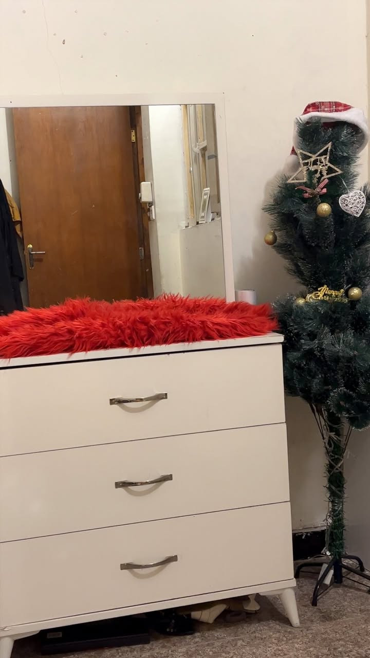 غرفة نوم للبيع نضافه 95‎%‎
السعر350 العنوان البلديات 5قطع


**إذا كنت صاحب هذا الإعلان وتريد حذفه لأي سبب، رجاءا أرسل رسالة إلى الدعم الفني**