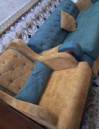 تخم 10مقاعد نظيف السعر 350وبي مجال بسيط الاتصال على 07700676621