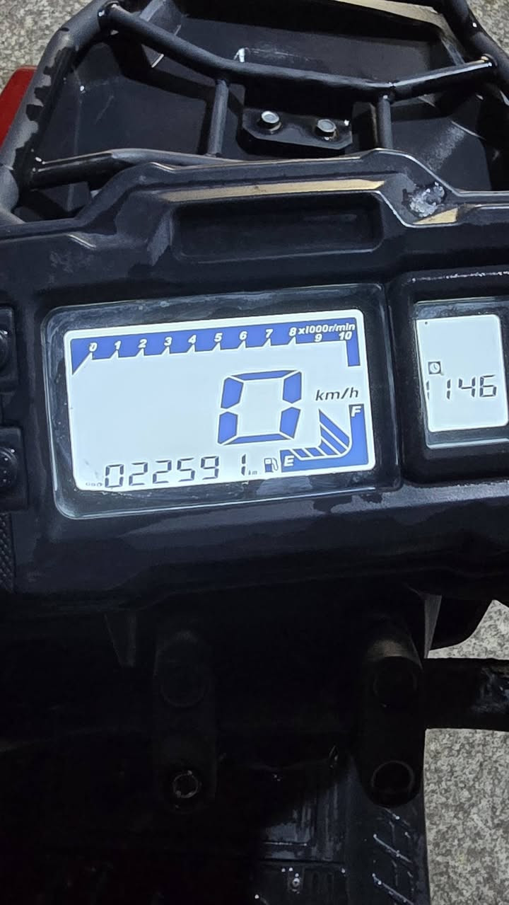 دايون كيت 150cc ب٧٠٠ وبيها مجال
سلف هندر 
كهربائيات فقط الاشارة اليسرى عوزهن ترتيب الباقي شغال 
***********
