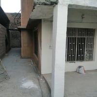 بيت للإيجار • ٥ غرف • قرب مدرسة الجاحظ