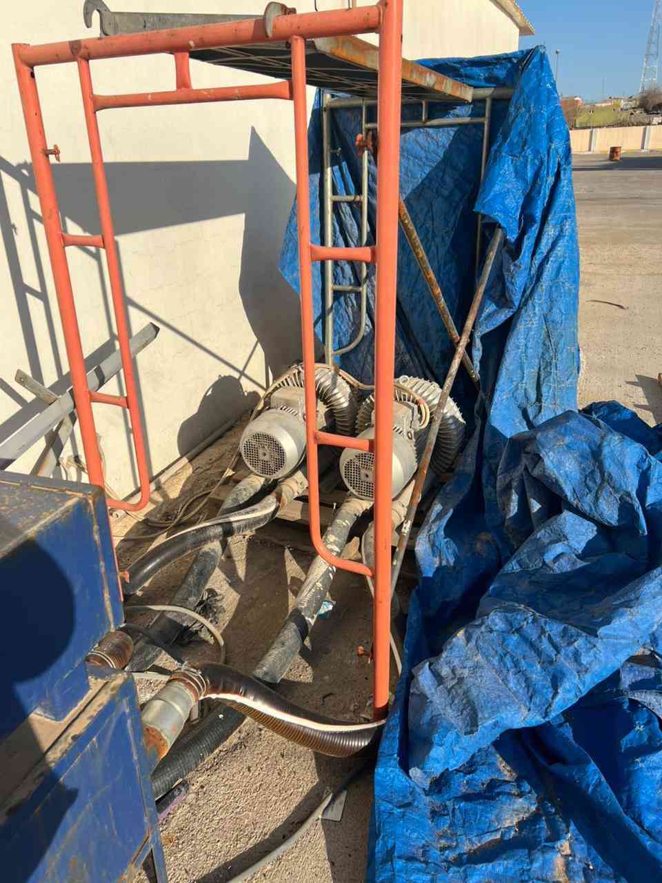 سلام عليكم اخوان عندي معمل مال كلينس البيع موجود كل الغراض ويا الستفسار اكثراتسل علا رقم ***********واتساب هم موجود
