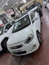 للبيع 2016خليجي ماشية 100 بدون صبغ  فتحة وشاشة السعر 110 وبيها مجال بس...