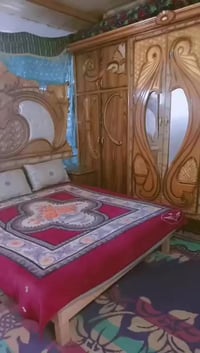 غرفة نوم • نظيفة • للبيع