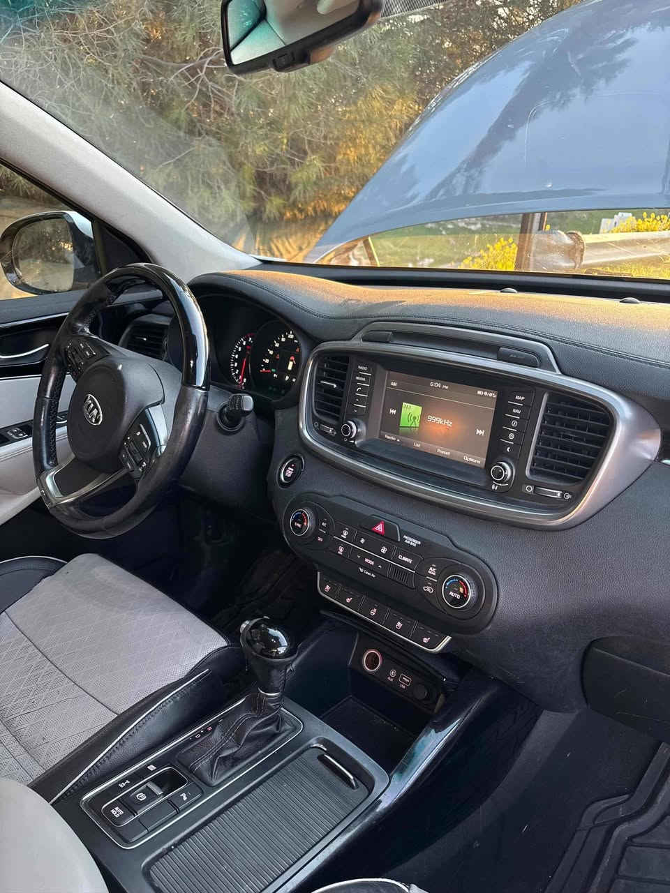 كيا سيرنتو 2015 فل اضافات اعلى صنف ممشى 120  3300cc V6
مطلوب فيها ١١٥٠٠ وفيها شوية مجال  
0782565642


**إذا كنت صاحب هذا الإعلان وتريد حذفه لأي سبب، رجاءا أرسل رسالة إلى الدعم الفني**