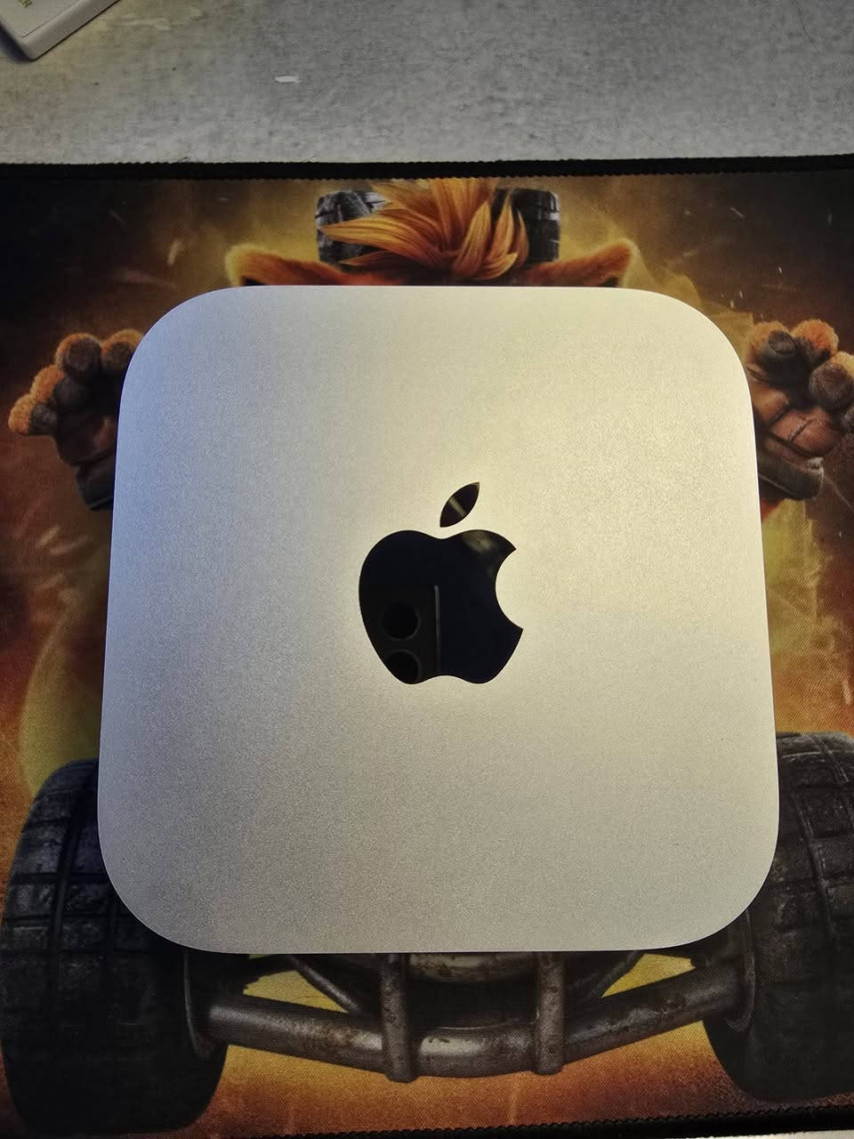 للبيع: Mac Mini M4 (أحدث إصدار) - بحالة الوكالة 🚀
فرصة لا تُعوض لعشاق الأداء العالي والمونتاج، جهاز Mac Mini الأحدث بمعالج M4 الجبار. الجهاز بحالة الجديد تماماً، نظيف جداً واستخدام بسيط، تم تصفيره بالكامل وجاهز للمالك الجديد.
​🛠 المواصفات التقنية:
​المعالج: Apple M4 (أحدث معمارية، أداء مذهل في الذكاء الاصطناعي والمونتاج).
​الذاكرة (RAM): 16GB (أداء سلس جداً في المهام المتعددة).
​التخزين: 256GB SSD (سرعة فائقة في نقل البيانات).
​المنافذ: يدعم أحدث منافذ Thunderbolt وسرعات نقل خيالية.
​الحالة: شبه جديد، فك ارتباط iCloud بالكامل (Factory Reset).
​🛡 الضمان:
​الجهاز تحت ضمان آبل الرسمي لغاية 6 أكتوبر 2026.
​💰 السعر:
​760,000 دينار عراقي (سعر نهائي ومناسب جداً لجهاز بضمان رسمي).
​📍 الموقع: ذي قار - قلعة سكر (مع إمكانية الفحص والتجربة).
📦 الملحقات: الكرتونة الأصلية وكابل الطاقة الأصلي.
للتواصل واتساب : ***********
