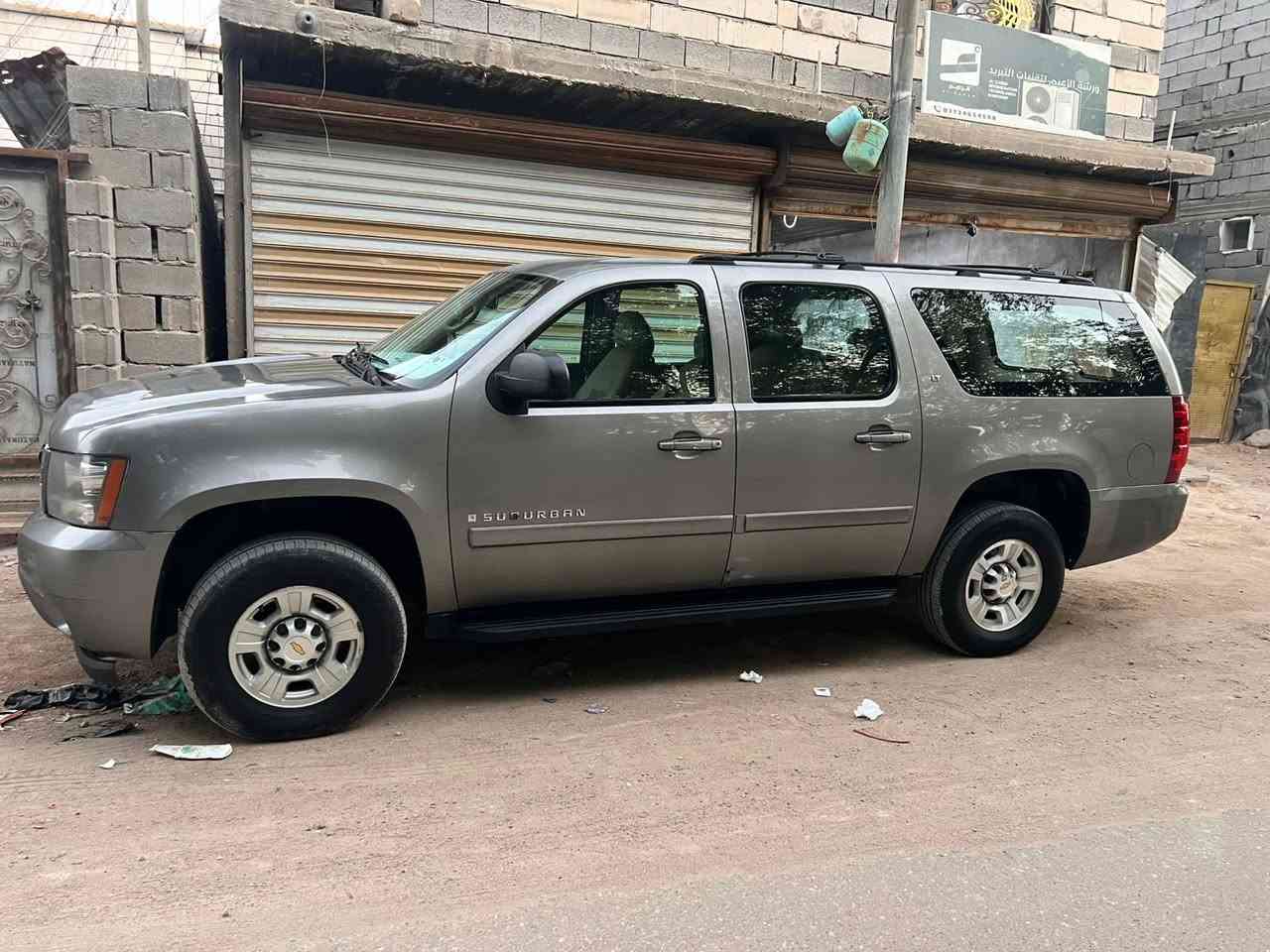 س ع سوبر بان تاهو مديل ٩ رقم بصره (ف)
يعني بس وكاله سياره خير من الله مكينه كير حداديه تايرات باتري عوزه بس سمكره بيها طخات بسيطه مستعجل ع بيعته 
***********
