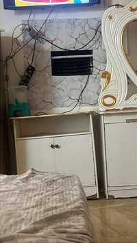 غرفة نوم • مستعملة • أثاث خشب