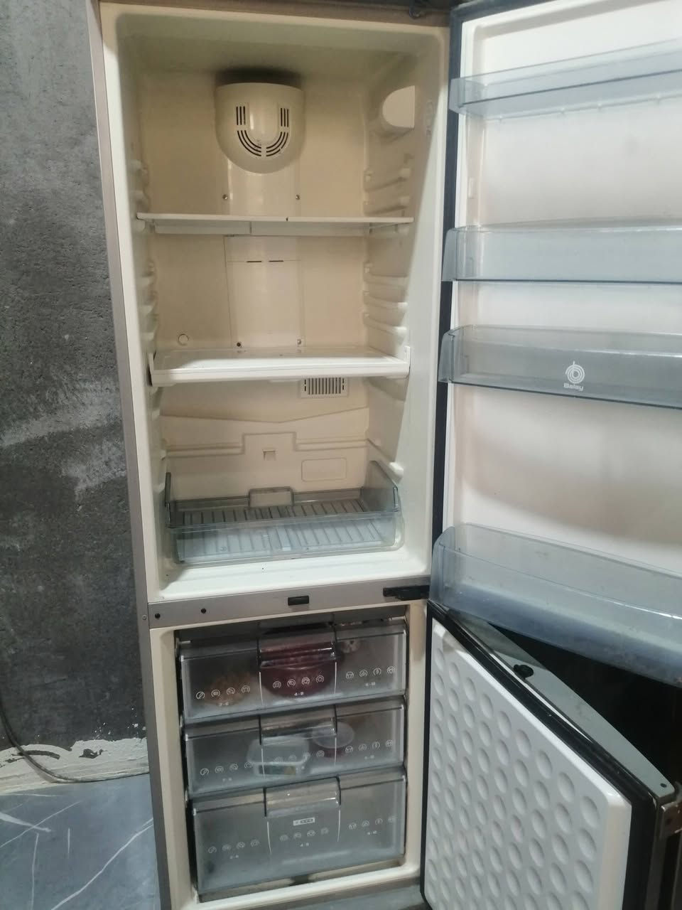 ثلاجه مستخدمه البيع اوربيه الفريز الفوك ضعيف بس جوه شرط ثلج المكان البطحاء الستفسار مراسله ع ال ماسنجر


**إذا كنت صاحب هذا الإعلان وتريد حذفه لأي سبب، رجاءا أرسل رسالة إلى الدعم الفني**