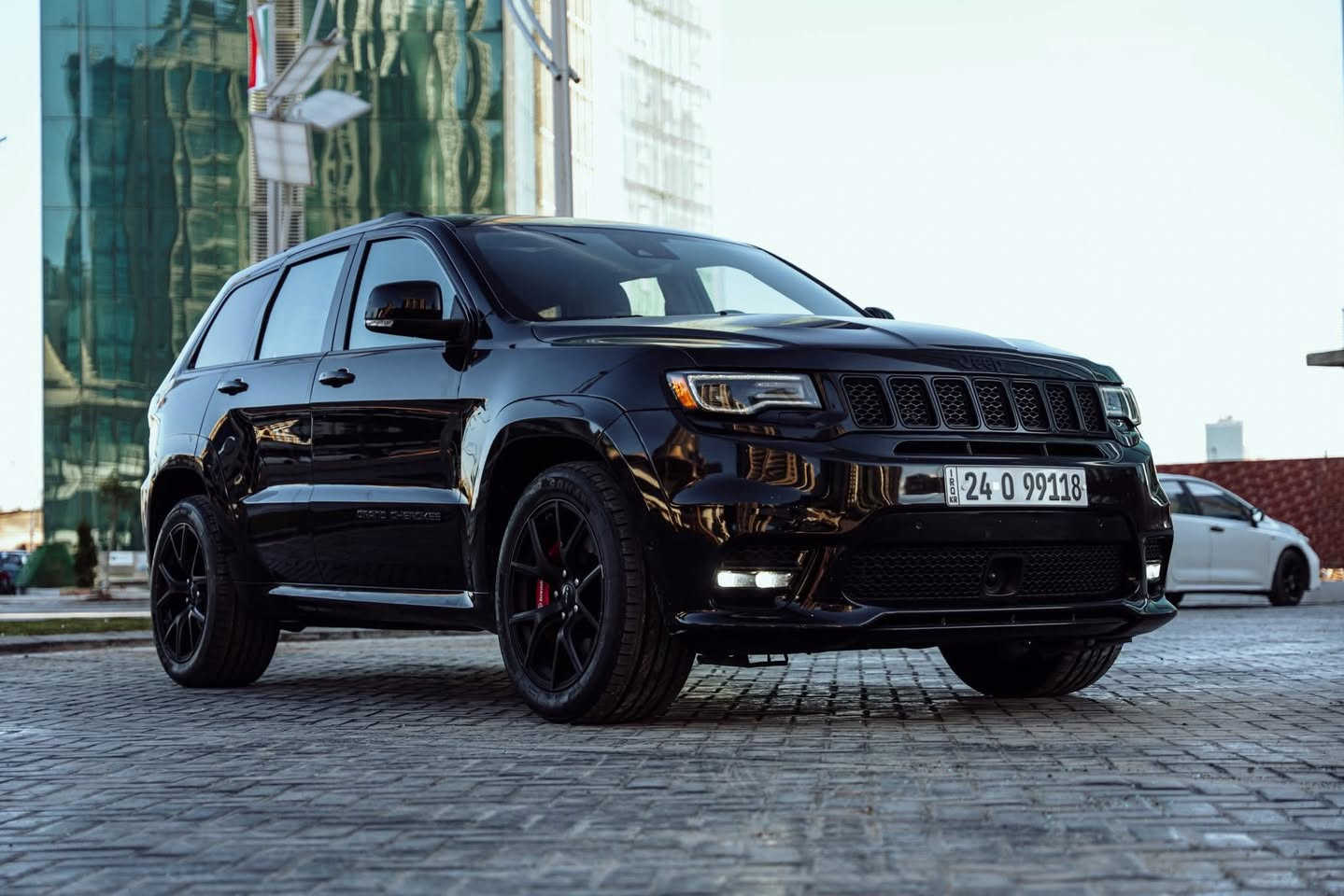~ JEEP ~
النوع : Grand Cherokee SRT 
سنة الصنع : 2020 
المسافة المقطوعة : ٥٨٠٠٠ ميل 
حجم المحرك : ٨ سلندر ٦.٤ لتر 
المستورد : كندا 
حالة السيارة : كلين تايتل 
المواصفات : 
رادار امامي 
فتحة سقف بانوراما 
مقاعد كنتارا + جلد 
سقف كنتارا 
مقاعد هيتر + تبريد + خزن 
ستيرن هيتر 
كاميرا خلفية 
حساسات امامية + خلفية 
اضائات امامية و خلفية LED 
سماعات من نوع Harmon/Kardon 
٥ وضعيات قيادة 
ويل قياس ٢٠ انج 
بريكات Brembo 
كار بلي CarPlay 
اندرويد اوتو Android Auto 
——— 
السعر : 32.500$  
للاستفسار اكثر التواصل عبر الواتس اب : 
***********
