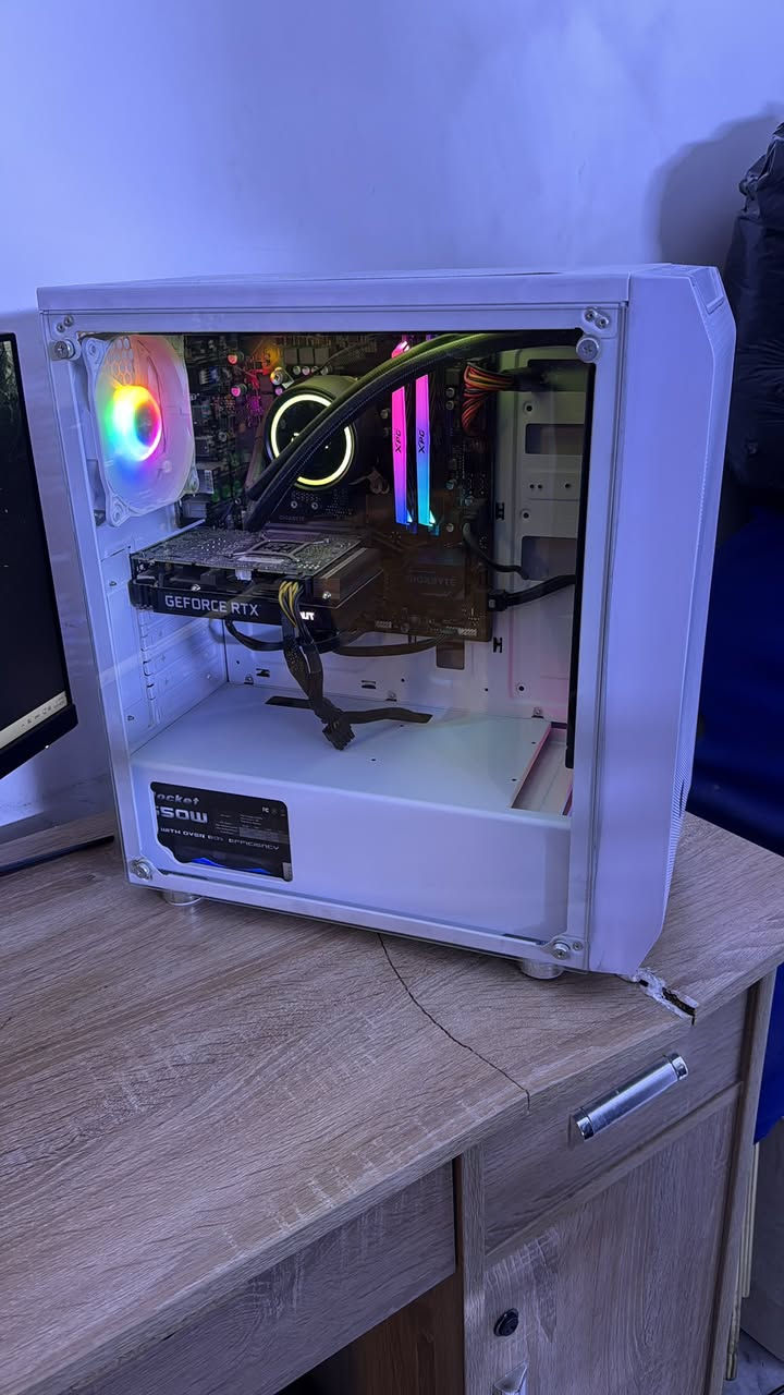 السلام عليكم  pcللبيع  المواصفاتGEFORCE RTX3050
MEMORY 16GB DDR4
Intel(R) Core(TM) i5-10400F CPU 6 core
GAMMAXXL240
B460M DS3H V2
POWER SUPPLY 650W
SSD-111
HDD-930السعر750الف


**إذا كنت صاحب هذا الإعلان وتريد حذفه لأي سبب، رجاءا أرسل رسالة إلى الدعم الفني**