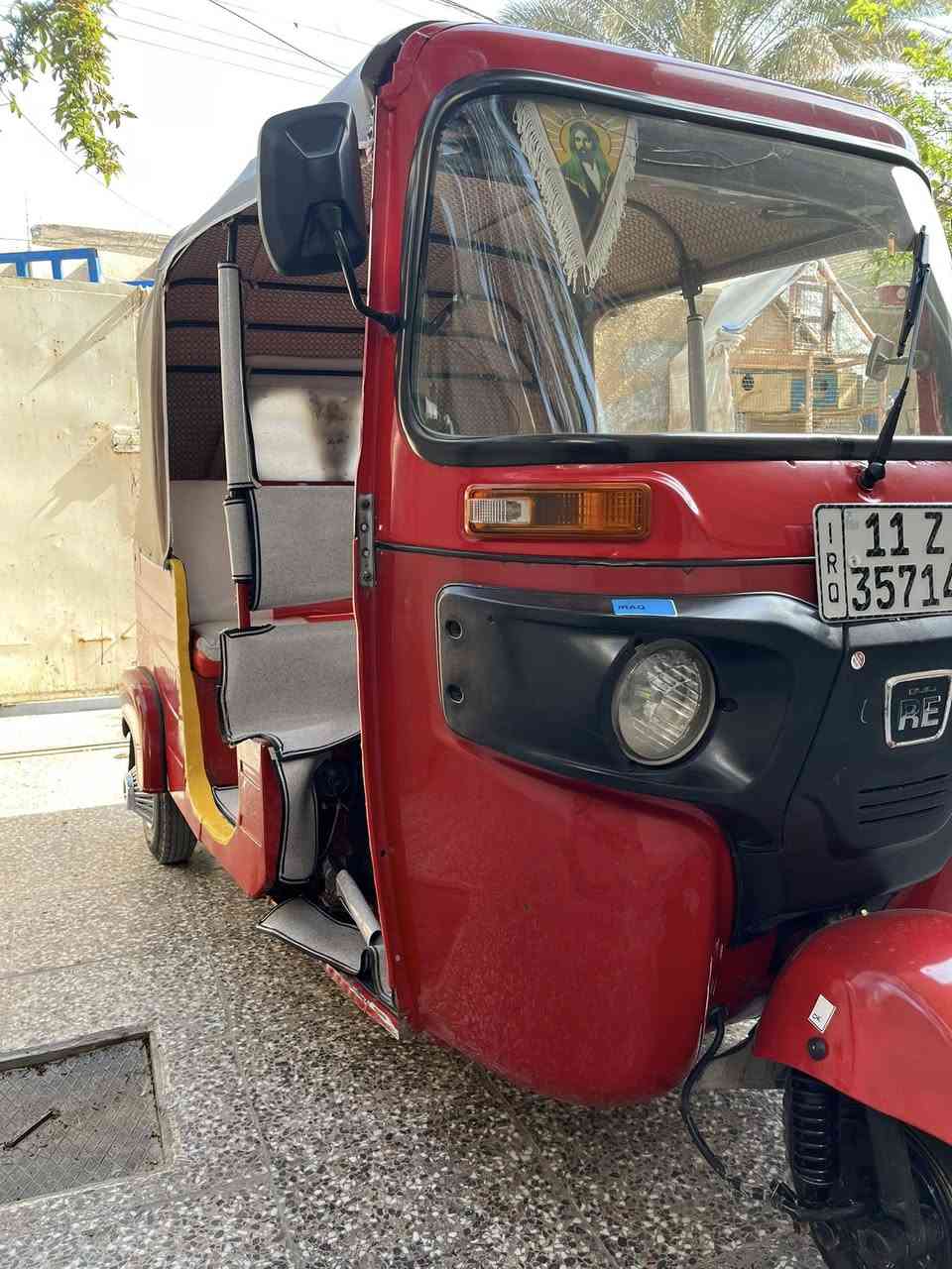 السلام عليكم تكتك للبيع موديل ١٩شهر الواحد 
مكفولة لاضربة ولاصبغ تكتك نضيفة تخم تاير جديد 
دوشمة سفريات مكينة خير من الله تحويل مباشر 
أي نقص مابيها السعر ٥٨٠٠وبيها مجال 
العنوان بغداد البياع الشراي يتصل ***********
