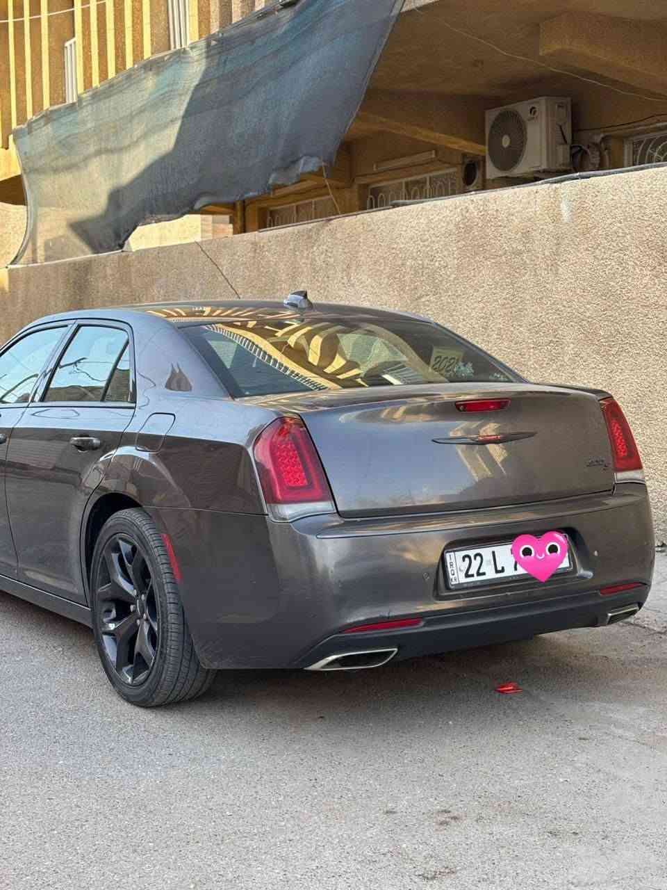السلام عليكم 
اوباما للبيع فقط 
رقم اربيل الدولي 
موديل 2021اصل ❤️‍🔥
محرك 3600 /6سلندر 
المواصفات :
الفئه :S💥
كشنات جلد
تشغيل عن بعد  
حساسات امامي خلفي 
كامره دواره 360درجه 
شاشه كبيره 
شفتات ستيرن 
نضام سبورت 
كشنات كهربائيه +تدفئه 
 رادار بل مري +اشاير بل مري +اشاره ترحيب  
تحكم استيرن 
بدون ايرباك
السعر 235 
العنوان :بغداد الدوره 
الرقم للاستفسار :***********
