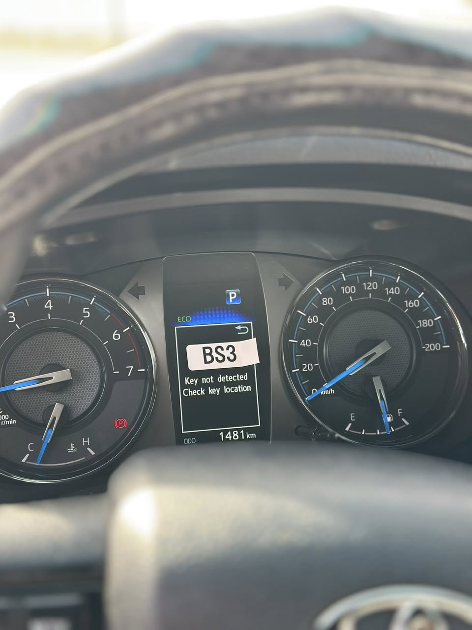 السلام عليكم
هايلوكس 2025 زيرو كفاله عامه كويتي رادار جانبي وامامي وخلفي السياره مكفوله من كلشي رقم اربيل تحويل ثاني يوم
للاتصال ع الرقم ***********  غير متواجد ع الخاص
