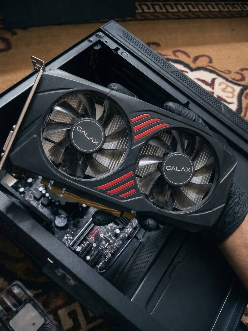 سلام عليكم
توفر كرت شاشة 
gtx 1050ti 4gb galaxy 

تحت ضغط لمدة 10 دقايق حرارتة توصل 70 

كارت نظيف ويجي ويا ضمان فحص اسبوع

سعر كرت 65 الف مع توصيل

يوجد توصيل لجميع محافظات العراق 

للاستفسار على الخاص
او 
الواتس اب 
***********
