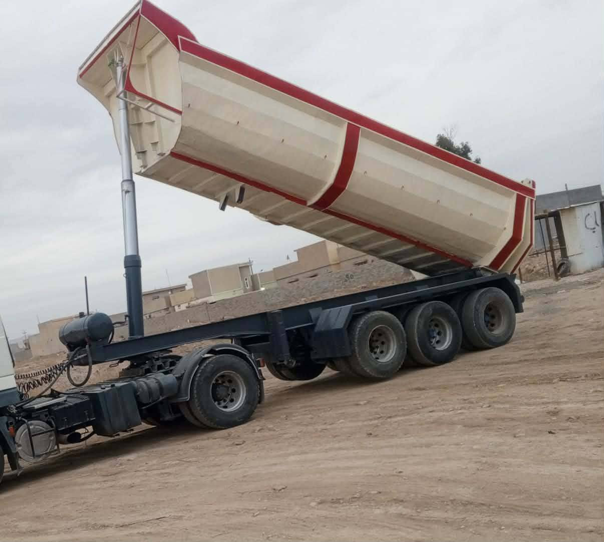 سلام وعليكم عربانه حوضيه للبيع عربانه نضيفه صبغ حديد تخم تاير تخم ويل جاملغات جديده شاصي مكفول عربانه كبل لشغل مكان الفلوجه ‏صبغ جديد ‪***********‬
