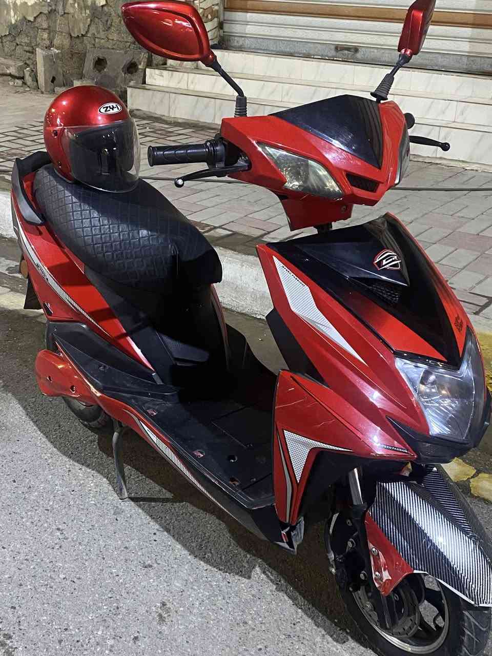 دراجة للبيع تخم باتريات جديد مستخدم شهريين فقط دراجه حلوه ومرتبه مكاني التأميم الرمادي  السعر 550 
***********
