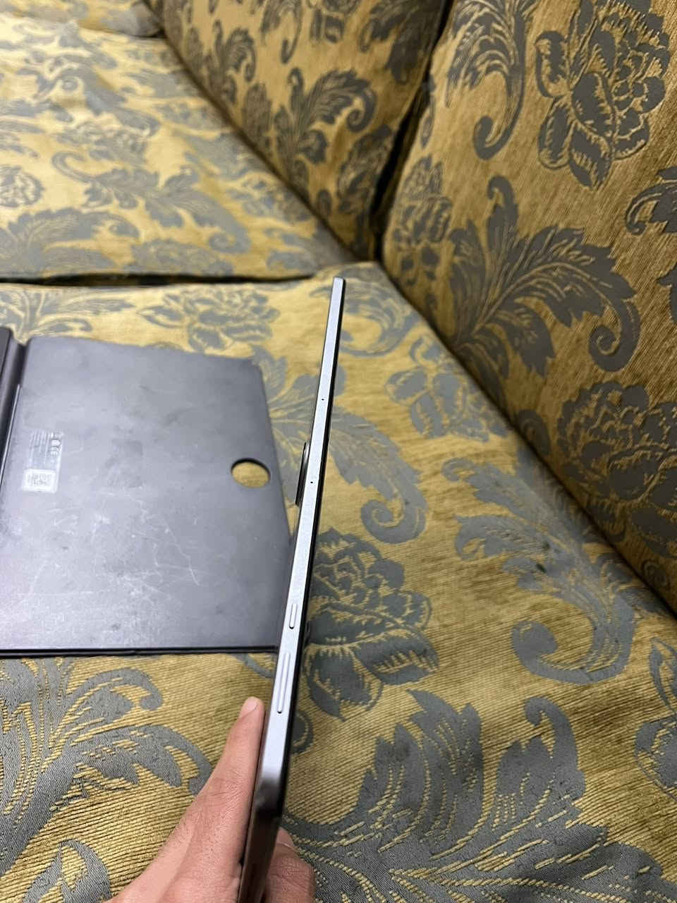 سلام عليكم ايباد هونر للبيع ابر الكيبورد باد 9 فقط الشاشه مفطوره ذاكره 256 مكان بغداد هذا رقم مستعجل على بيعته ***********
