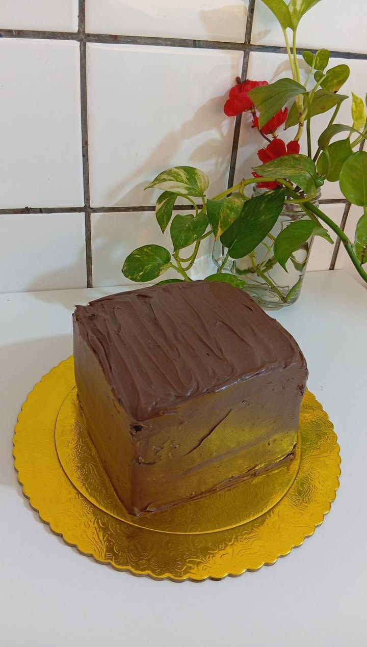 كيكة لندن 🍰 
الحجز قبل يوم 
يتوفر توصيل داخل شهربان 🚗


**إذا كنت صاحب هذا الإعلان وتريد حذفه لأي سبب، رجاءا أرسل رسالة إلى الدعم الفني**