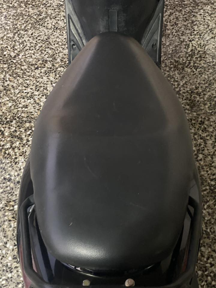 سلام عليكم دراجه بريزز كلش نضيفه ومكينه ناعمه كهربائيه عمتن شغاله شايرر دبلات كلها جاهزه دراجه نقصها بس باتريي فقطط سعرها 450بيها مجالل لطيبين مكاني للحريه شارع 30قرب أسوق مريومه رقم تليفون ***********بي واتساب
