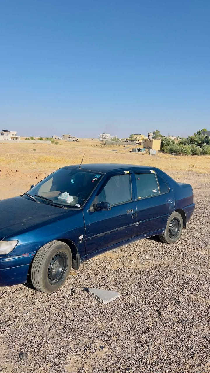 السلام عليكم
للبيع او المراوس 
بيجو 306 
رقم بغداد دولي
كير محرك تبريد كله شرط
تخم تاير جديد 
منضومة احتراق جديدة 
مصبوغ عام وكشرها شوفة العين 
كهربائيات كلها شغالة على حسب الاصول 
السعر 39 وبي مجال 

***********
