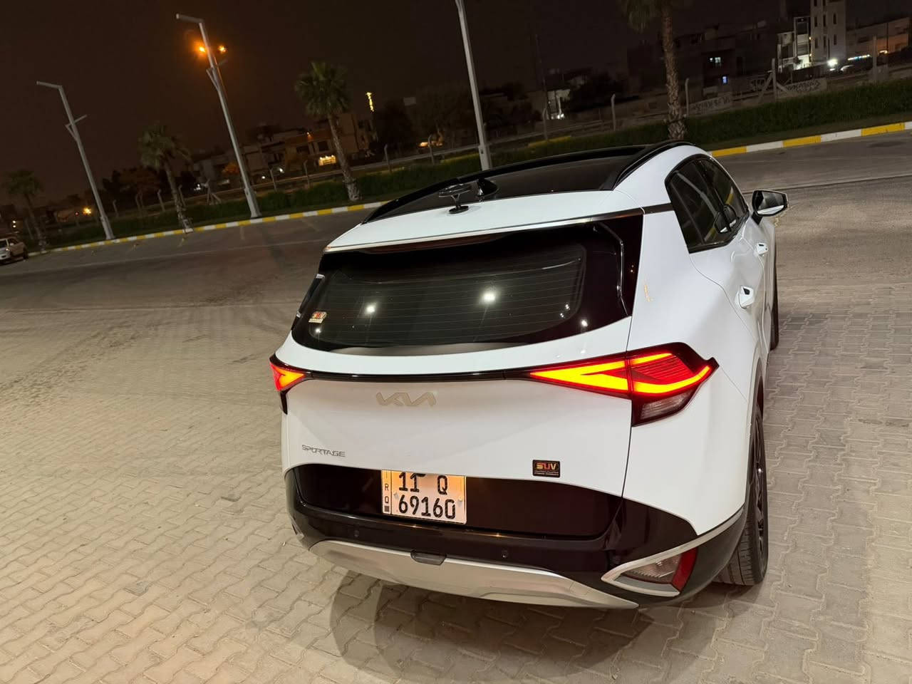 للبيع سياره سبورتج 24 ضمان الدواليه
مكفوله كفاله عامه
بعده بضمان
ماشيه 32 كيلو 
• بنوراما 
نقطه عمياء 
 • مقاعد أمامية كهربائية
 • داخلية بيانو بلاك
 • كشنات تدفئة
 • ستيرن تدفئة
 • تحكم ستيرن جهتين
 • حساسات أمامية وخلفية
 • شاشة + كاميرا
 • لايت LED + بك لايت LE
 • صندوق كهربائي
 • تشغيل عن بعد 
  • بصمة
. مكان سياره بغداد الغزاليه 
. رقمً تليفون *********** 
سعر 235 بيه مجال
