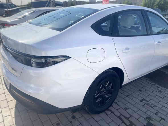 Seal 05
2025 

.لون ابيض . داخل ابيض . مرقم لوحات وسنويه .لدات امامي خلفي . حساسات  مواصفات السيل 

العنوان السيديه .قبل مدخل الخيزران 

للاستفسار (***********)
