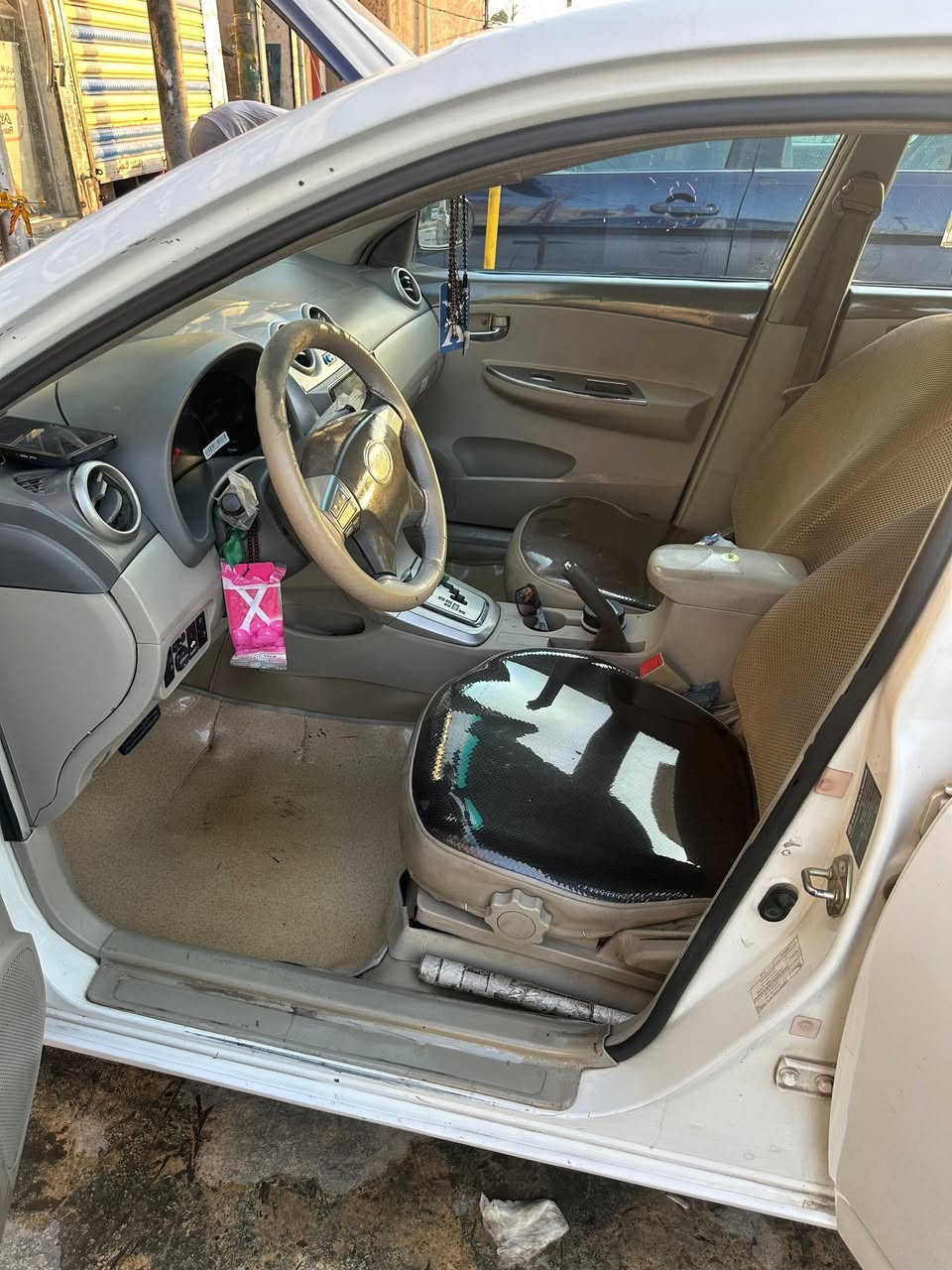 سلام عليكم بي وا يدي لبيع    موديل 13   سياره فول مواصفات  بيه ربع حزام  و بيه  كنترول  يبوش    سعر 55وبيه مجال قليل. مكاني بغداد الغزاليه شارع مدير الأمن رقم  ***********
