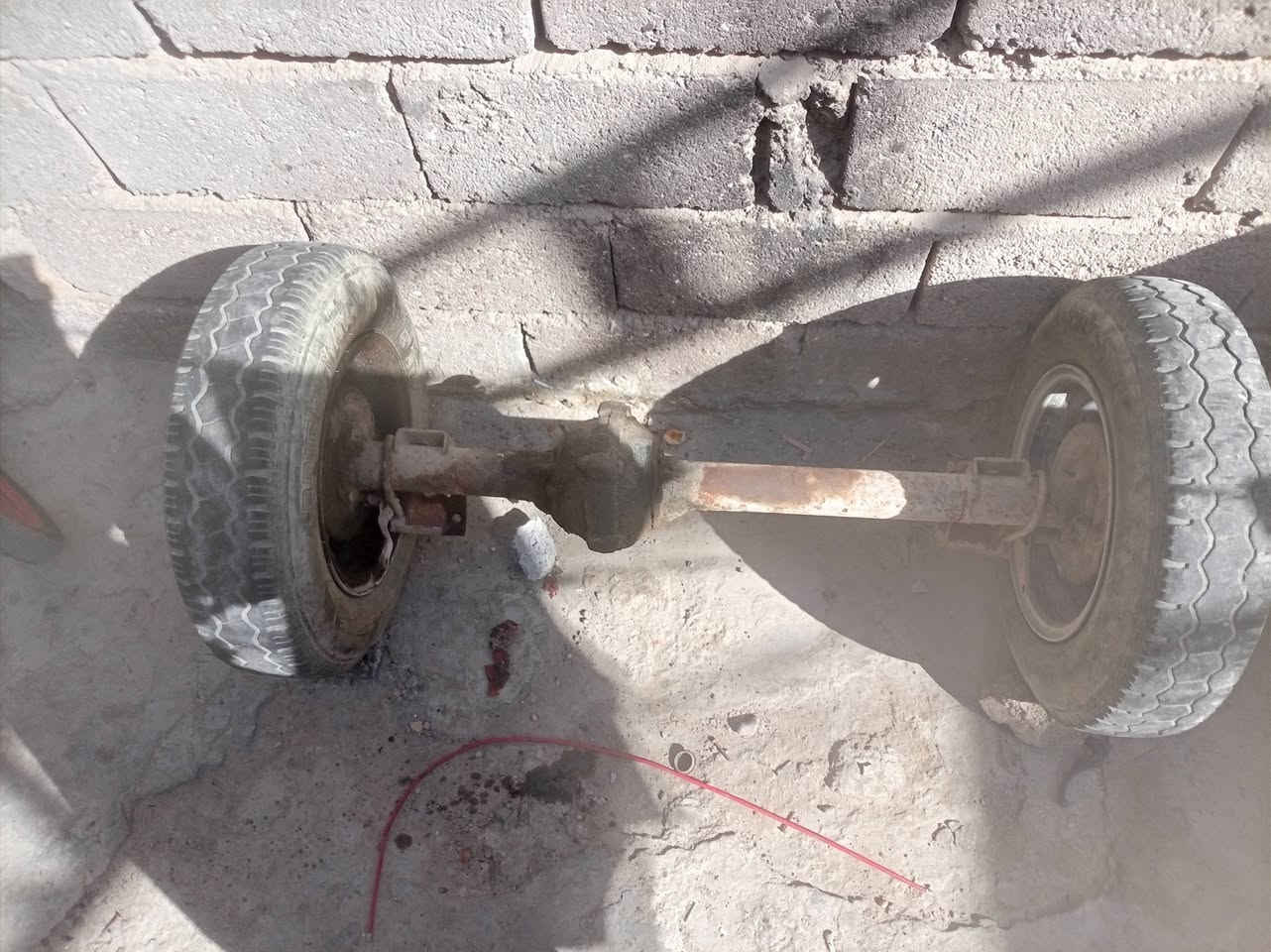 سلام عليكم لبيع مكينه شغاله عوزه شغلات  لكسن شوفت عينكم هوه وغراضه تويره وياه  دبلات اماميه كمله حته تير وياه  توير كله شغاله السعر 200 لاستفسار ***********  مكاني بصره حي الحسين
