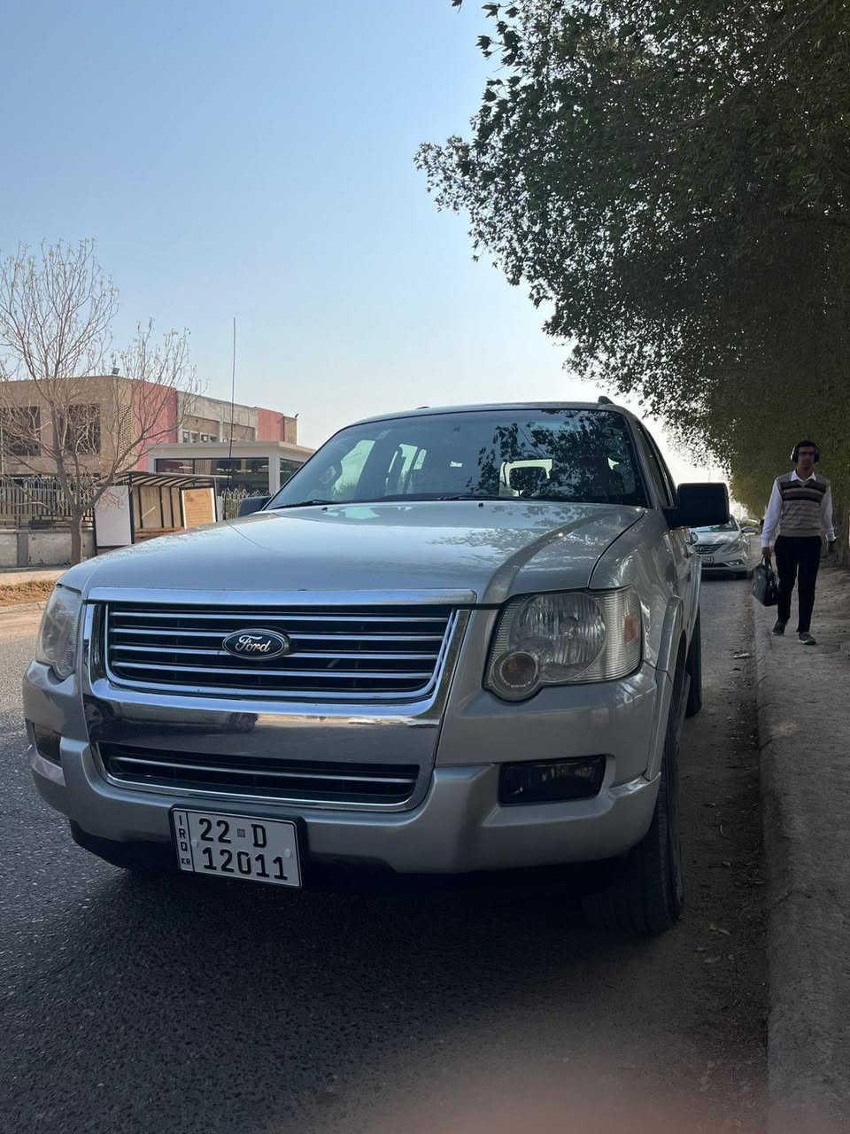 اكسبلورر 2008 رقم اربيل بأسمي  سنوية للـ 30 بيها قطعتين صبغ جاملغات امامية وبنيد مبدل (فافون) المكينة 6 سلندر على وضع الشركة مكفولة  الكير مبدل جديد  ،  تبريد حدادة تخم تاير كفالة بيها نص شبر جراد بالقمارة ودعامياتها الامامية والخلفية بيهن شبر يحتاج تكحيل او صبغ السيارة 7راكب موجودة بالبصرة ابو الخصيب  السعر 95 وبيها مجال للشراي  وهذا رقمي  ***********
