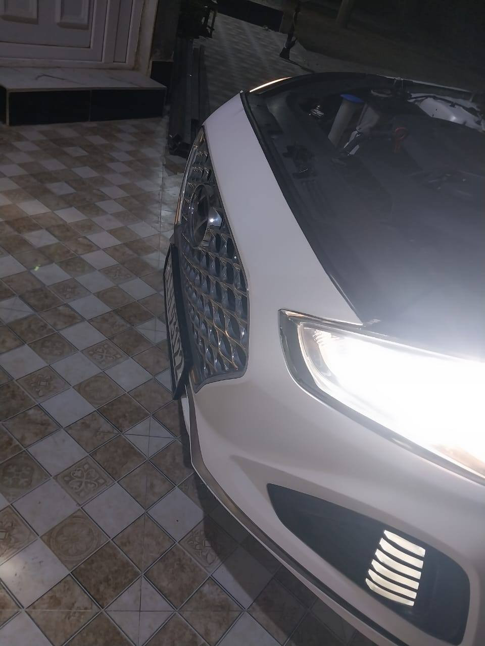 السلام عليكم سونتا موديل 19 رقم بغداد ورد امريكي ضرر قطعتين بدون دواخل سيارة منضومة زينون ماشية 70 مكينة \شركة حدادية جديدة قبل يومين سعر/140/مكان سيارة ديالى كنعان ***********
