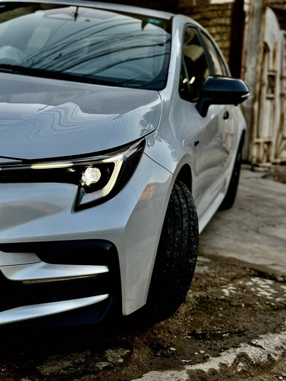 السلام عليكم
كورلا موديل 2025 لون صدفي المرغوب
ماشية ١٩ الف شكل الاس S 
مرقم بغداد مكفولة كفالة عامة
السعر 26 مليون شباب هاي تختلف
بلاك ادشن شكل الرياضي اعلى مواصفات 
داخل جلد لونين كراسي كهرباء قطعتين تبريد
رادار امامي جنح خلفي اصلي مو عمل يدات سود
اصلي مو عمل مري سود ويل 17 اسود لامع او بقيت المواصفات معروفة العنوان الشعب ***********
