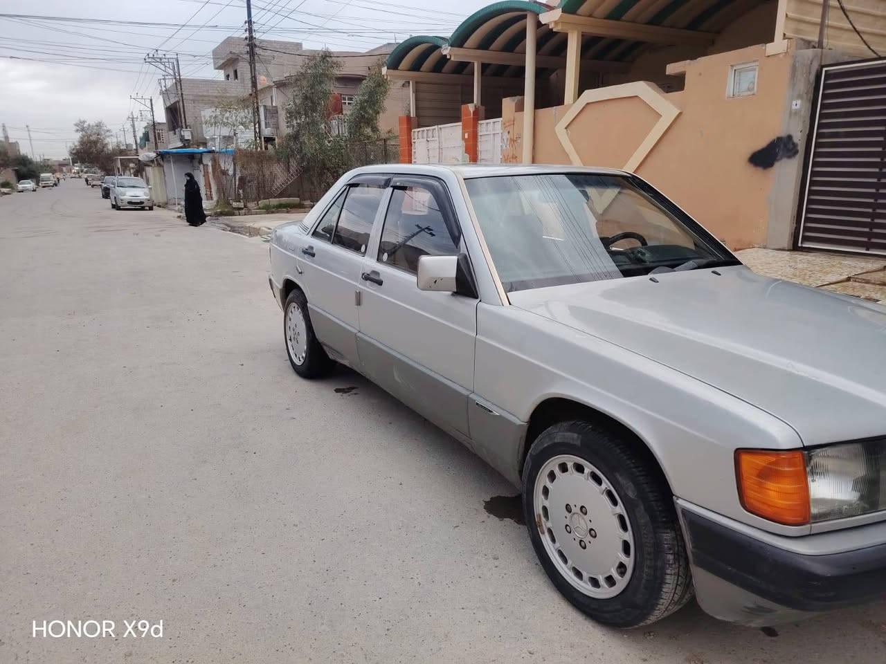 سياره مرسدس 190 للبيع كير توماتيك محرك 4 شرط الكير ومحرك كهربايات شغاله كامل بيه طخة بل جاملق الوره بدون دواخل. رقم نينوى 12 بسمي سعر السياره 50 ورقه وبيهة مجال رقم ***********
