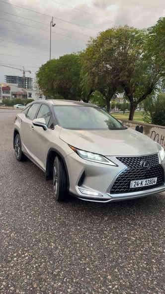 لكزز RX450 هايبرد
موديل 2021 كلين تايتل بدون دعم وصبخ وشخط 
عدد الكليومترات 40 الف كيلومتر السيارة جديدة جدا 
السيارة اعلى فئة من نوعها يعني فول فول 
المواصفات 
*محرك 6V سلندر بنزين و هايبرد 450 
*مقاعد جلد بيجي تبريد تدفئة خزن 
*ستيرن كهربائي وتدفئة وفول تحكم 
*رادار امامي خلفي وجوانب وسياقة شبه ذاتيه واوتو بريك قبل الاصطدام امامي وخلفي واوتو هولد عند التوقف
*اربعة كاميرات محيطية امامي وخلف وجوانب وشاشة معلومات كبيرة 
*داتا شو  
*صندوق كهرباء
*تشغيل عن بعد
*بردات خلفية
*انارة محيطية مخفية 
*شحن وايرلس
*ثلاث وضعيات قيادة اقتصادي ونورمل وسبورت 
*لايتات led ثلاث عدسات وفول اوتو يعني تتقسم من كيفه حسب الطريق مع زراكات تغسيل 
*بانوراما وليست سلايد 
*تبريد منقسم خلفي امامي 
*فول حساسات خلفي امامي مع مستشعرات مطر للجامة الامامي والنوافذ 

رقم سنوية هزة كله جديد

السعر 41000$ ومجال التوصيل
0770 842 1214 دهوك
