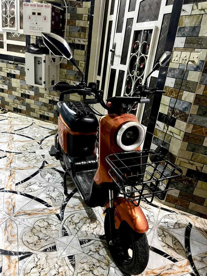 السلام عليكم
للبيع دراجة شحن R9

نظافة فول ومابي أي نقص

السعر ٤٠٠ وبي مجال

***********
