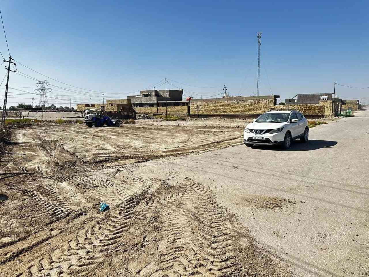 السلام عليكم 
قطعه مساحة ٣٧٥ متر طابو زراعي سند ٢٥ 
تحويل بسم المشتري 

الموقع  حي النصر يبعد عن مرقد العلويه شريفه خمسة دقايق 

عرض الشارع ١٠ متر  كاملة الخدمات ماء وكهرباء وتبليط لحد باب البيت 

ملاحضة المنطقه مقسمه ع مساحات ٣٠٠متر فقط يطلق عليها منطقة ال ٣٠٠

للاستفسار الاتصال ع الارقام 
***********
***********
