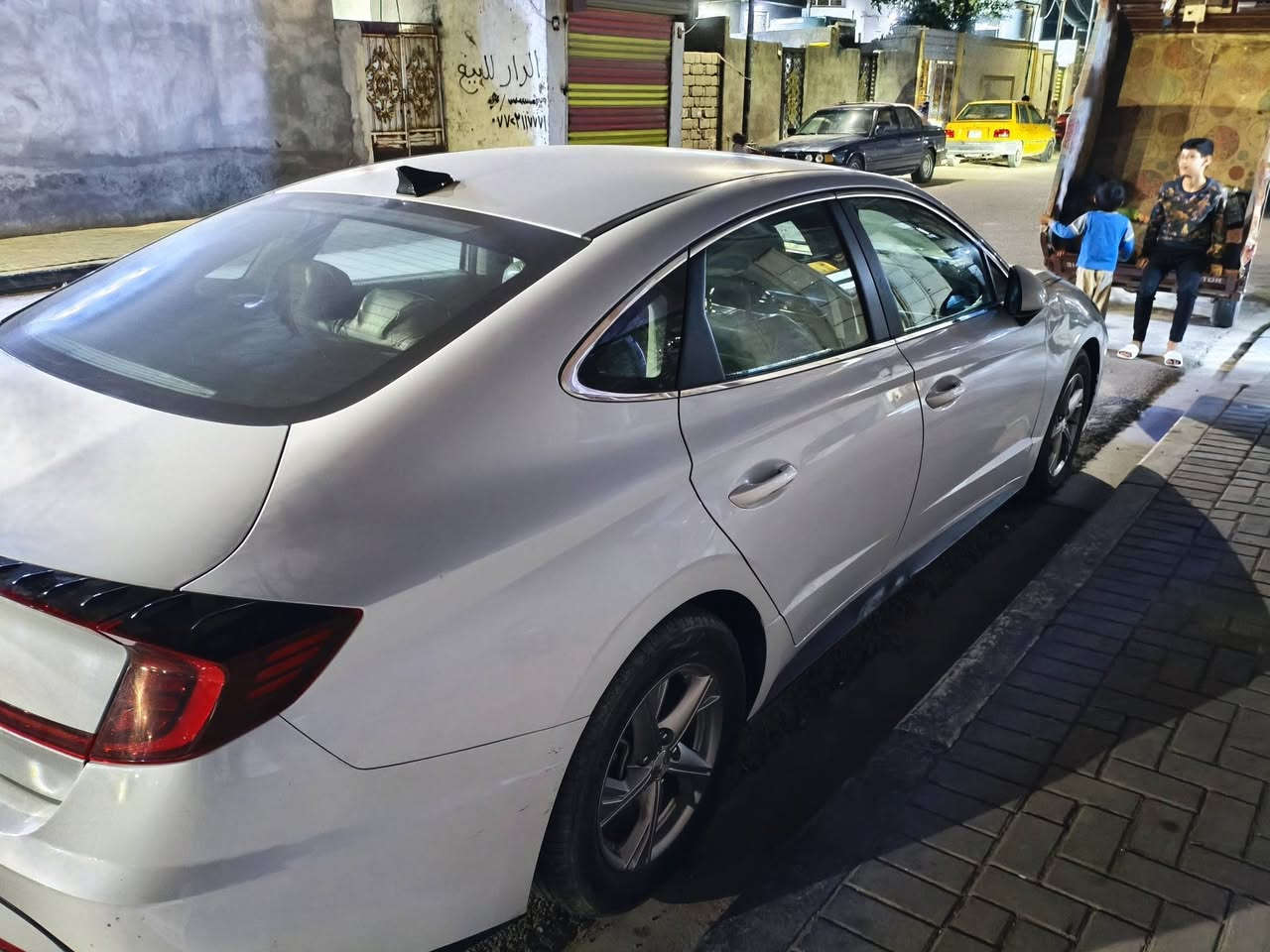 السلام عليكم
‏سوناتا ابيض للبيع 
مديل 2021
السعر175 $ بيها مجال 
امريكي رقم بصرة باأسمي وكالة عامة 

المحرك 2500 بلاد لاتنقيص ولاتبخير 
مواصفات :
گير دكم
رادارات امامية وخلفية وجانبية 
نقطة عمياء 
قيادة ذاتية 
دخول ذكي
كروس مثبت سرعة 
شاشة كبيرة 
هند بريك كهربائي
لد امامي وخلفي
اشاير بلمري 
كامرة دواره
4 انضمة قيادة 
اوتو هولد  
تدفئة مقاعد 
مكاني بصرة


**إذا كنت صاحب هذا الإعلان وتريد حذفه لأي سبب، رجاءا أرسل رسالة إلى الدعم الفني**