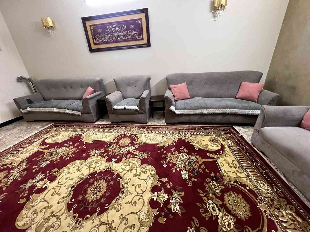 سلام عليكم
تخم للبيع نظيف جدا جدا 
10 مقاعد 
2- كبار 
1- وسط
2- صغار 
مكاني العامريه بغداد 
***********
375 الف نهايته
