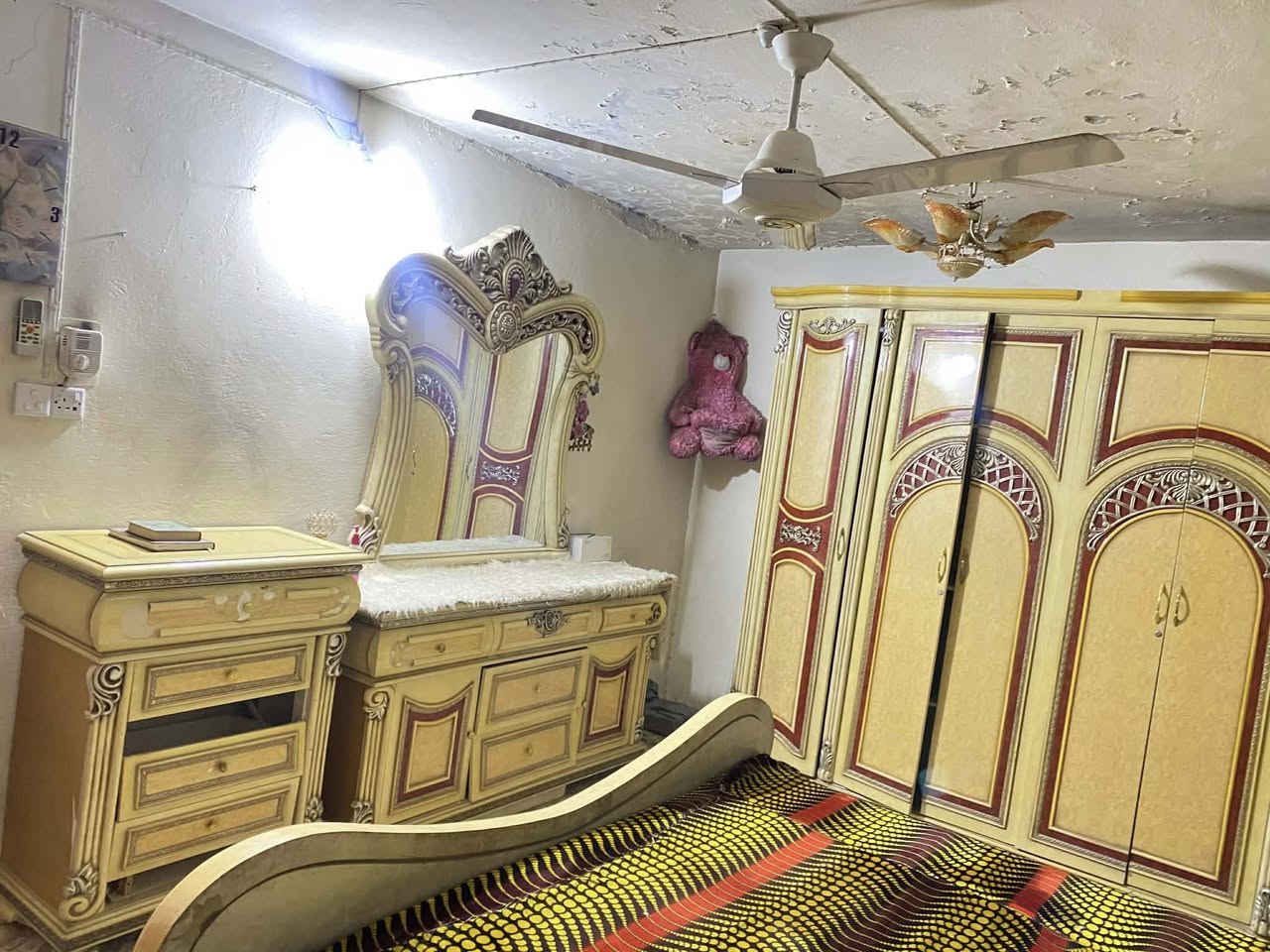 غرفة نوم تركية نظيفة كولش
السعر ٣٥٠ الف  بيها مجال

الما تشتري لا تكسر بالسعر


**إذا كنت صاحب هذا الإعلان وتريد حذفه لأي سبب، رجاءا أرسل رسالة إلى الدعم الفني**