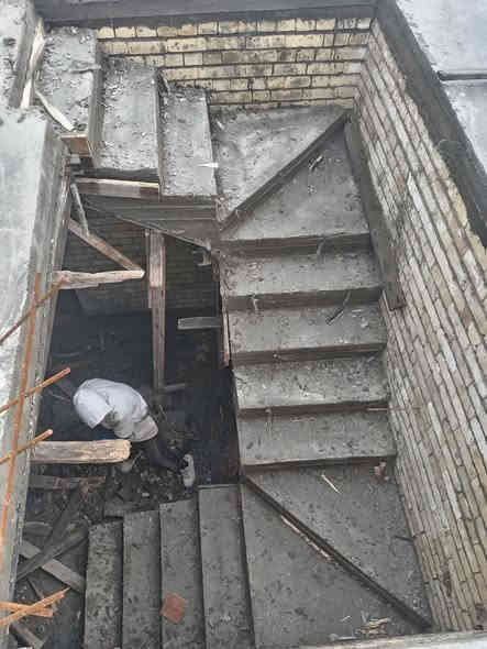 السلام عليكم نجار قالب متفرق حاليا هذا رقم اتصل بالرقم ***********
