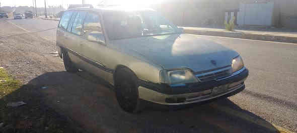 السلام عليكم اوبل اوميكا كير ومحرك ملكه توماتيك سياره لاطخه ولا خيسان رقم نينوى سياره بلادي كل شي شغال بيها ماتصرف عليها دينار بسعر حيلل مناسب مراوس وبيع هاذا رقم صاحبها بياع ***********
