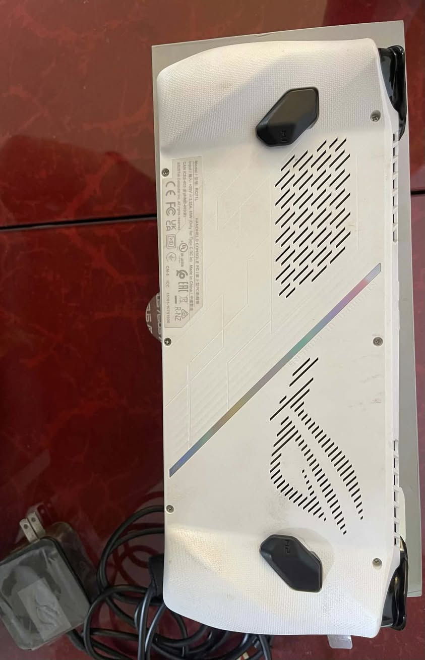 السلام عليكم ايسوس روك الاي للبيع مستعمل قليل جداً 
شاحنته بعده بالنايلون 
مكاني بغداد السيدية السعر 550 لان لجهاز اخو الجديد حرفياً ذاكرة 512 
***********
