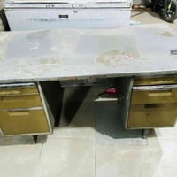 للبيع • أثاث مكتبي • ديكور منزلي