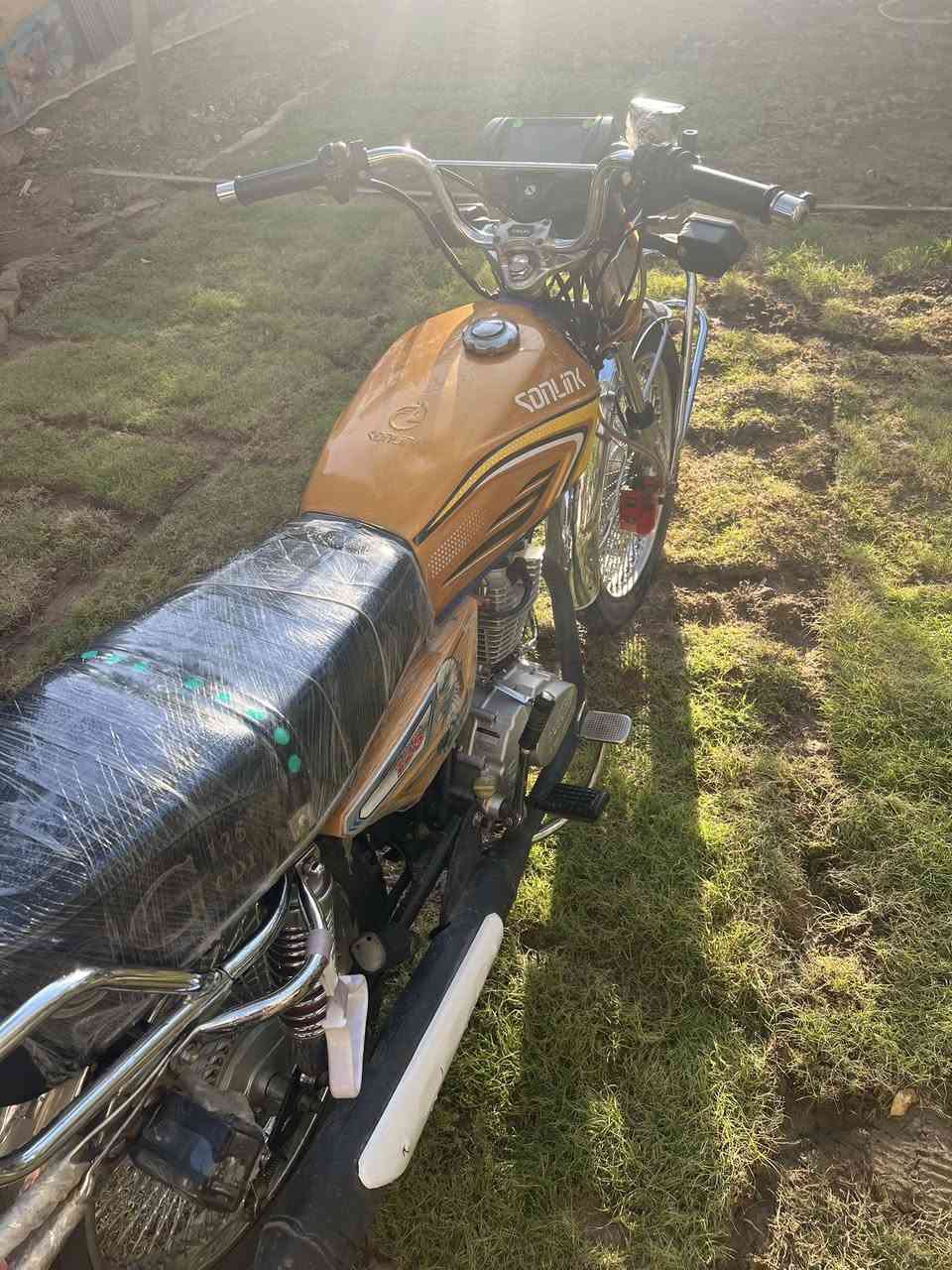 سلام عليكم تايكر للبيع مديل ٢٤ شكل ٢٥ 
كفاله عامه أي نقص ما بي المحرك سبانه ما ممدوده عليه 
الصلنصه مو مالتها لأصلية ضامها علمود الصوت  تريد كاتم تريد جعره مكاني ديالى بعقوبة الرحمه وصوره ظالمتها بل حقيقة احلى 
سعر 675الف بي مجال بسيط حك الجيه 
*********** للاستفسار تصال وتساب
