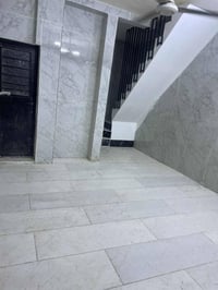 مشتمل للبيع مساحه ٤٢ ونص واجه ٤ بناء نضيف يحتوي على استقبال ومطبخ وخدم...