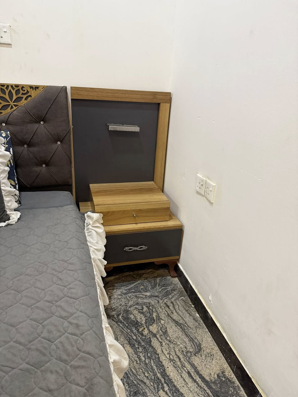 غرفة تركية بحالة ممتازة بسعر 410 الف وبيهه مجال
السعر بدون نقل 
***********
