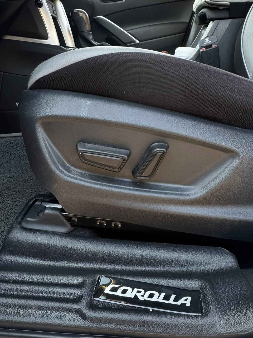 ‏TOYOTA COROLA CROSS
تويوتا كروس 2024 ماشية 14الف مكينة 2000 هايبرد علامة سودة جديدة HEV فول مواصفات 1/1 وتختلف عن باقي المعروضات بالسوق.. ياباني وارد الصيـن

🔥مداور ثاني يوم رقم واسط🔥

♦️ المواصفات :ـ
ـ 4 كامرات محيطية 360درجة
ـ كامرات تسجيل الطريق🔥 والحوادث يمكنك الرجوع إليها🔥
ـ🔥 بصمة دخول ذكي🔥
-🔥فتحة سقف🔥
-🔥شحن وايرليس🔥
ـ 🔥جنطة كهرباء🔥
ـ 🔥الكرسي كهرباء🔥
ـ 🔥مري شفط🔥
-🔥شفقة خلفية-مري باتمان-يدات سود🔥
-🔥عزل كامل للسيارة🔥
السعر 180 وبيه مجال بسيط
*************************
للجادين فقط الأتصال .. لا استقبل الرسائل↘️
***********
